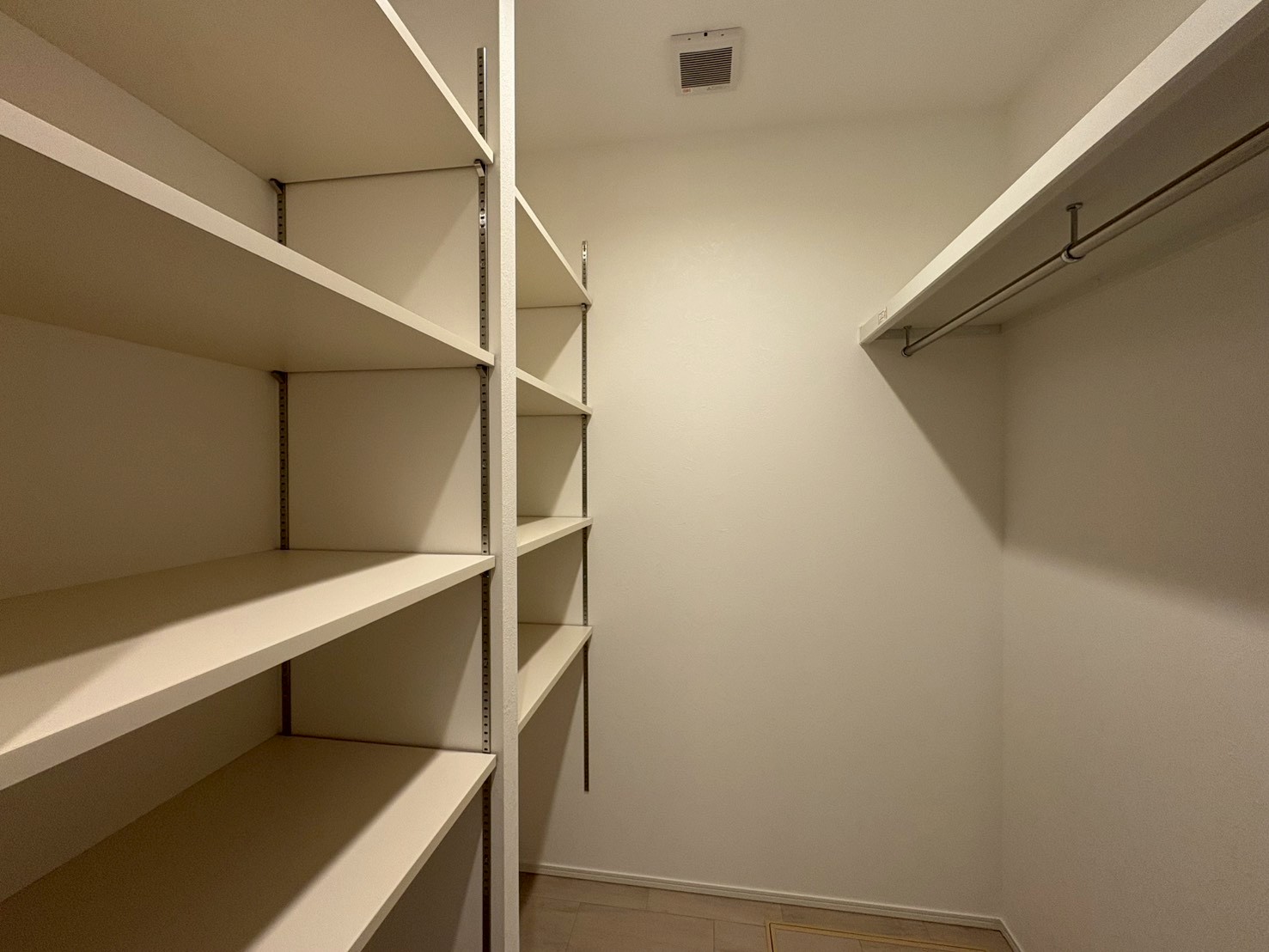 Laviehome 吉浦本町